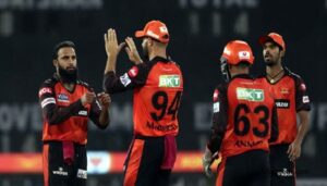 শেষ বলে রোমাঞ্চকর জয় হায়দারাবাদের