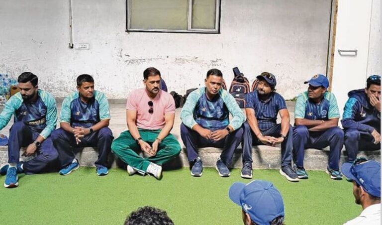Like a Guardian: Dhoni’s “Victory Mantra” for Jharkhand Under-19 Team Behind the Scenes