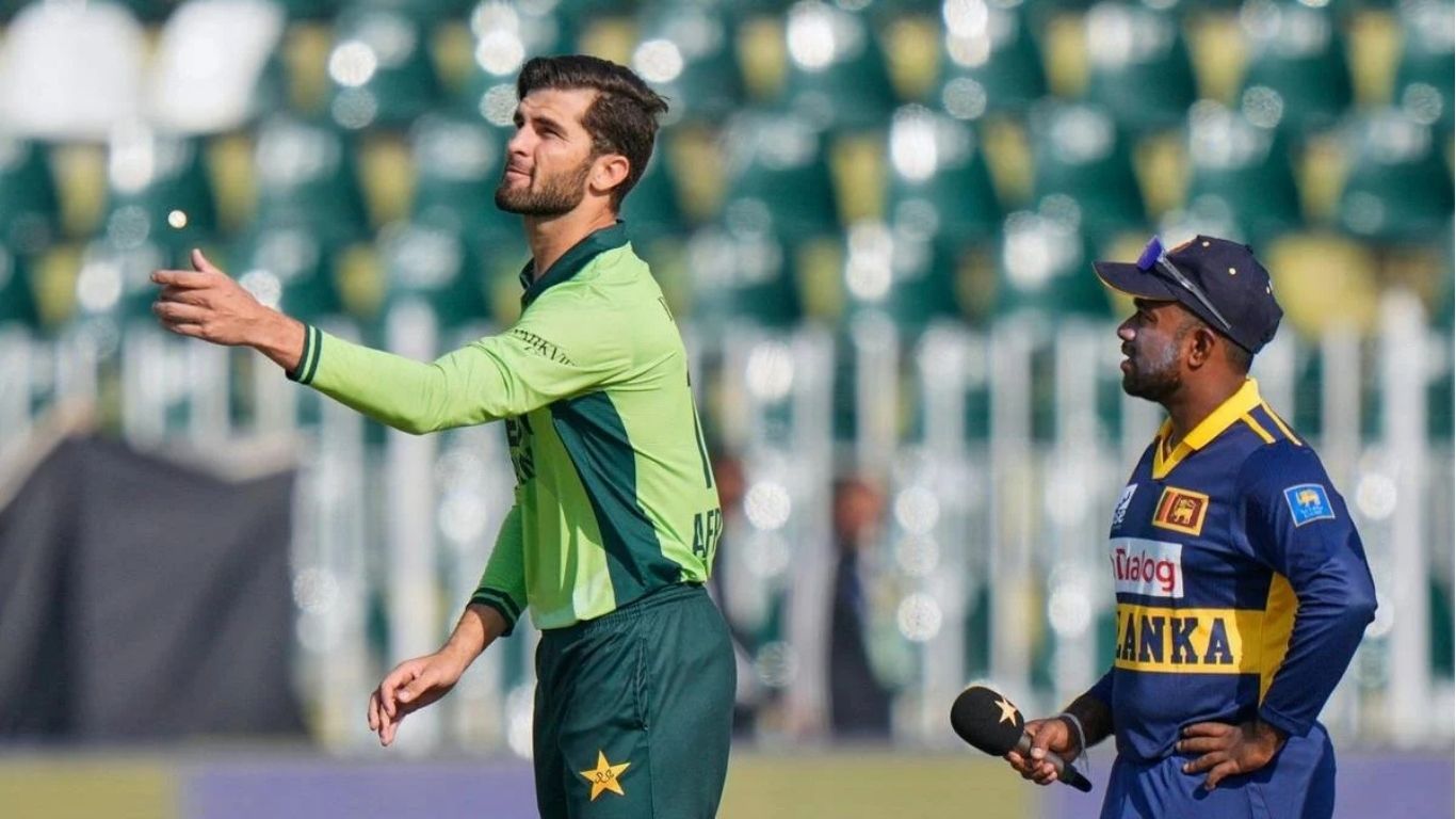 Pakistan edge past Sri Lanka